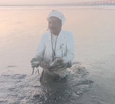 “સમુદ્રમાં ઝેર ઠલવાય છે અને તંત્ર સૂઈ રહ્યું છે!”