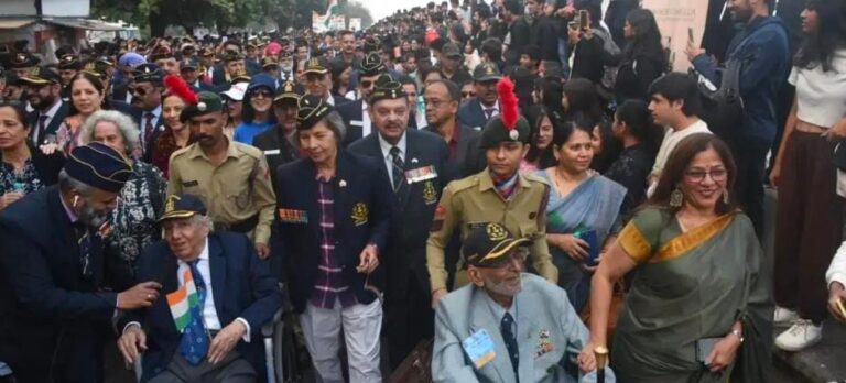 મરીન ડ્રાઇવ પર શૌર્ય અને ગૌરવની ગુંજ.