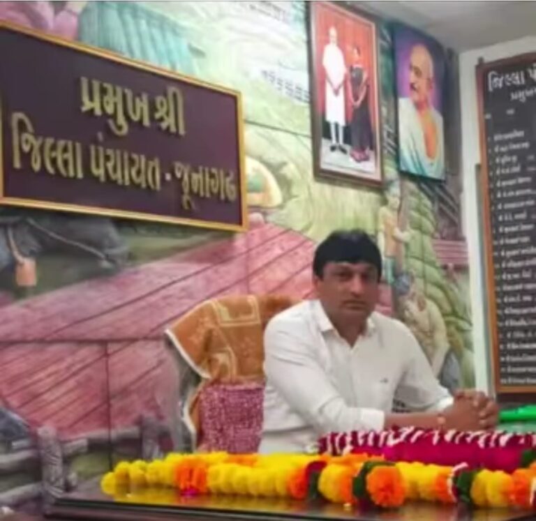 રિબન કાપતા પ્રમુખ, ધક્કા ખાતી પ્રજા!