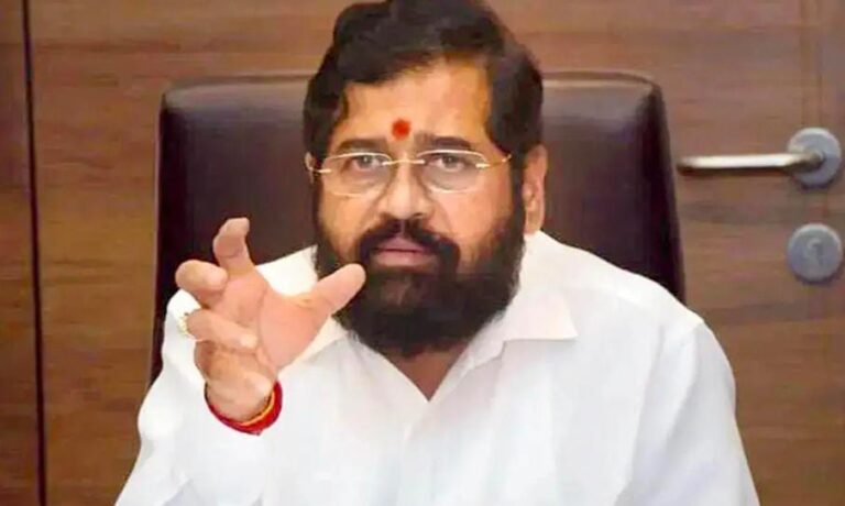 મુંબઈના મેયરની કુરસી પર કોની મુદ્રા? BMC વિજય પછી ભાજપ-શિંદે સેના વચ્ચે સત્તાની શતરંજ, 25 વર્ષ બાદ ઠાકરે યુગનો અંત