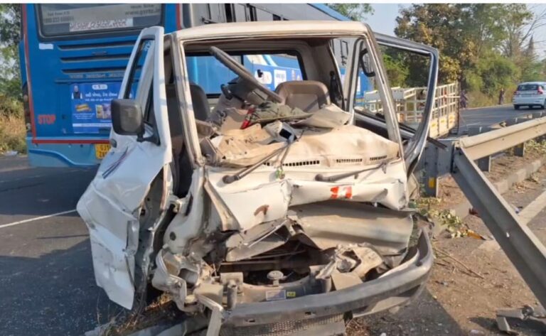 ઓવરટેક બન્યું ઓવરરિસ્ક: શહેરાના હોસેલાવ નજીક એસટી બસ અને છોટા હાથી ટેમ્પોની ભયાનક અથડામણ