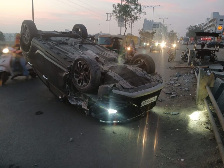 જામનગરમાં વહેલી સવારે હિટ એન્ડ રનનો આતંક, રણજીતસાગર રોડ પર પુરપાટ ઝડપે દોડતી કારએ વોકિંગ માટે નીકળેલા યુવકને હડફેટે લીધો.