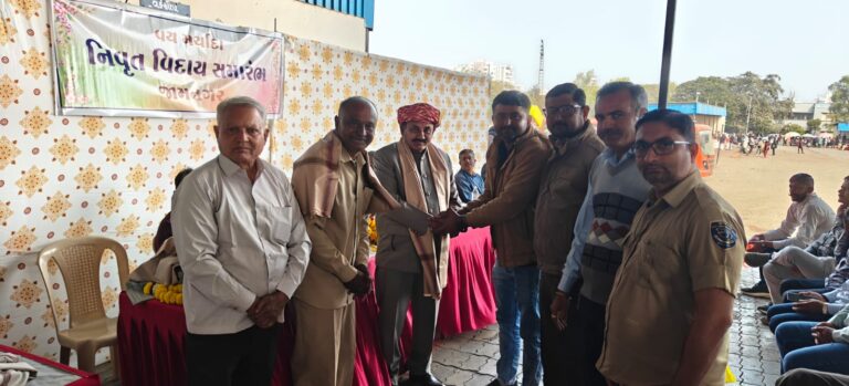 જામનગર ડેપોમાં બે અનુભવી કંડક્ટરોનો ભાવભીનો વિદાય સમારોહ – શ્રી નિર્મળસિંહ ગુલાબસિંહ જાડેજા અને શ્રી ભગુભા કીર્તિસિંહ સોઢાને બી.એમ.એસ. દ્વારા હાર્દિક સન્માન