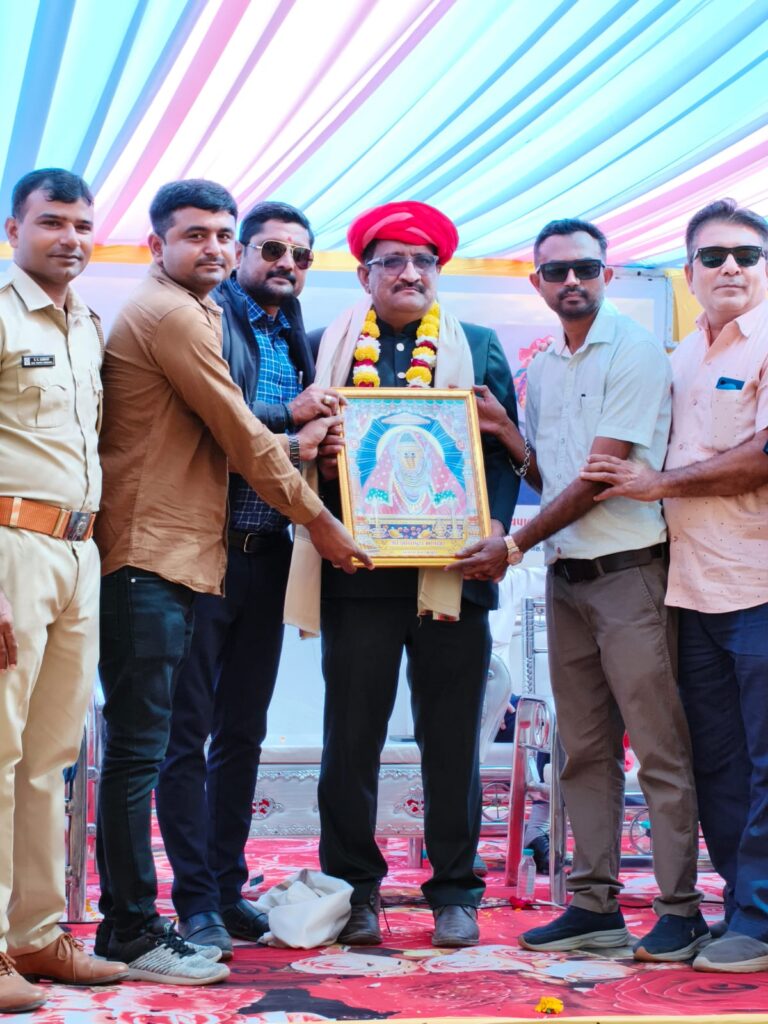 જામ ખંભાળીયા સીની. ડેપો મેનેજર શ્રી જયપાલસિંહ જાડેજાનું વયમર્યાદા નિવૃત્તિ પ્રસંગે જામનગર વિભાગ એસટી મઝદૂર સંઘ દ્વારા ભવ્ય સન્માન