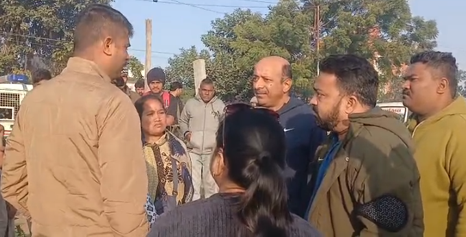 શહેરના રણજીતસાગર રોડ પર કાયદાનો ભંગ અને બેફામ વર્તન.