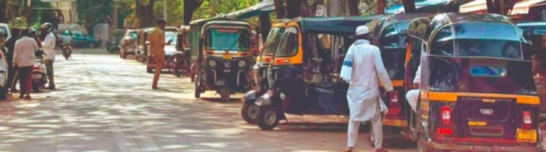 ‘અમારો વોટ જોઈએ તો અમારી ગલીઓ ખાલી કરાવો’