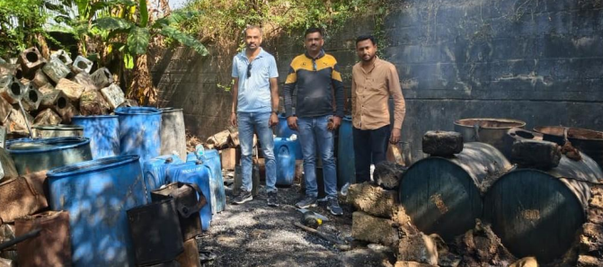 બરડા ડુંગરની ઓટમાં દેશીદારૂની ભઠ્ઠી ધમધમતી.