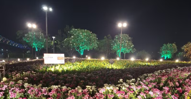 અમદાવાદમાં રંગો અને સુગંધનો મહોત્સવ.