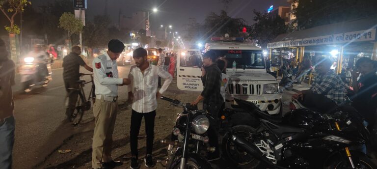 જામનગર જિલ્લામાં ‘સ્પેશ્યલ ટ્રાફિક ડ્રાઇવ’થી ટ્રાફિક નિયમોનું કડક પાલન: પોલીસ મહાનિરીક્ષક અને પોલીસ અધિક્ષકના માર્ગદર્શન હેઠળ વ્યાપક કાર્યવાહી