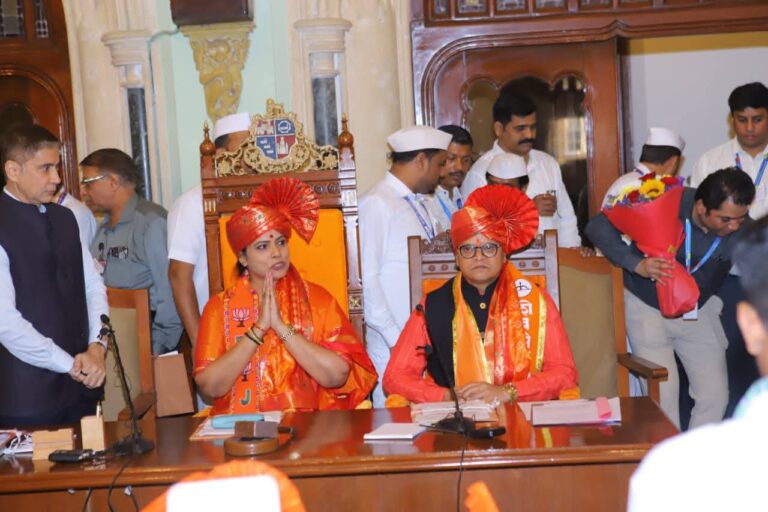 ૪૪ વર્ષ બાદ બીએમસીમાં ભાજપનો ધ્વજ: રિતુ તાવડે મુંબઈની મેયર, સંજય ઘાડી ડેપ્યુટી મેયર – મહાયુતિ માટે ઐતિહાસિક ક્ષણ