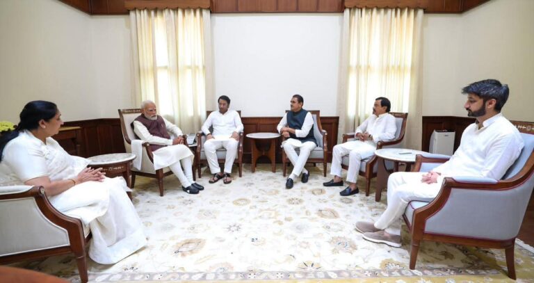 સુનેત્રા પવારની દિલ્હી મુલાકાત: PM મોદી અને અમિત શાહ સાથે મહત્વપૂર્ણ બેઠક, NDA તરફથી મજબૂત સાથનું આશ્વાસન