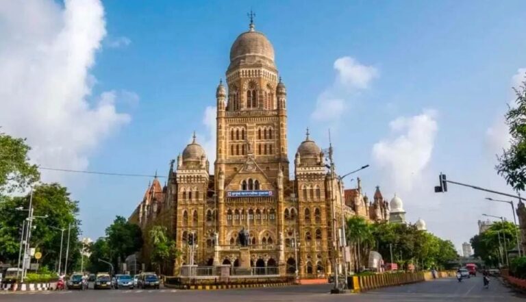 ૩ વર્ષ, ૧૧ મહિના, ૫ દિવસ પછી BMCમાં લોકશાહીનું પુનરાગમન: ઐતિહાસિક વહીવટી-શાસનનો અંત, રિતુ તાવડે મુંબઈની ૭૮મી મેયર તરીકે ચૂંટાઈ