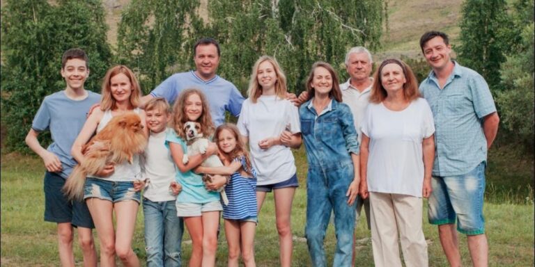 જ્યાં દિલ જોડાય, ત્યાં બને પરિવાર,  “ફેમિલી ડે” પર કુટુંબના મૂલ્યો, સંસ્કાર અને એકતાનો સંદેશ.