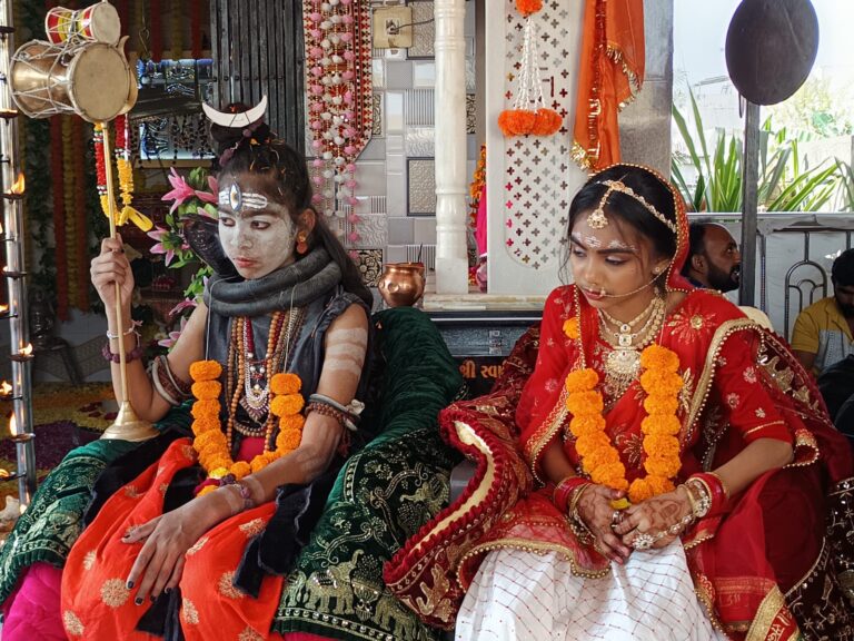 ધારેશ્વર મહાદેવની છત્રછાયા હેઠળ ભક્તિનો મહામેળો સુલતાનપુરમાં ગોપી મંડળની આગેવાનીમાં મહાશિવરાત્રીની ભવ્ય ઉજવણી, રવેડી–ભજન–કીર્તનથી ગામ બન્યું ભક્તિમય.