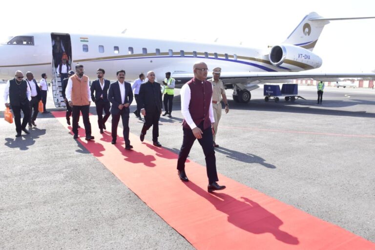 ગુયાનાના ઉપરાષ્ટ્રપતિ ડૉ. ભરત જગદેવનું જામનગર એરપોર્ટ પર ઉષ્માસભર સ્વાગત – અયોધ્યાના દર્શન બાદ વનતારાની મુલાકાત માટે આગમન.