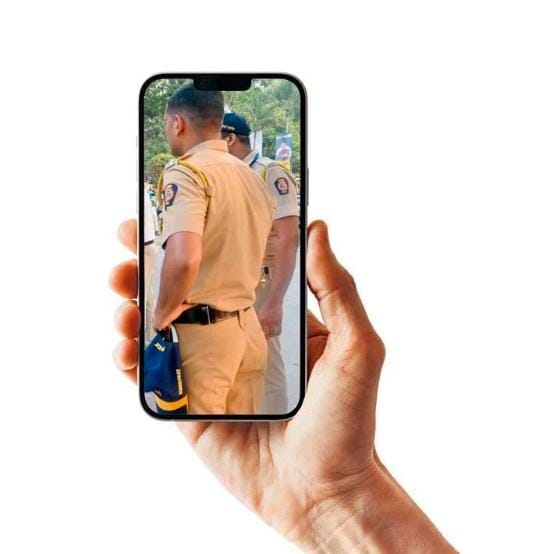 હવે સોશ્યલ મીડિયામાં નહીં દેખાય ‘ખાકી સ્વૅગ’ યુનિફૉર્મમાં રીલ્સ-વ્લૉગ્સ પર મુંબઈ પોલીસનો કડક પ્રતિબંધ, ૫૧ હજાર કર્મચારીઓને તાત્કાલિક અમલના આદેશ.