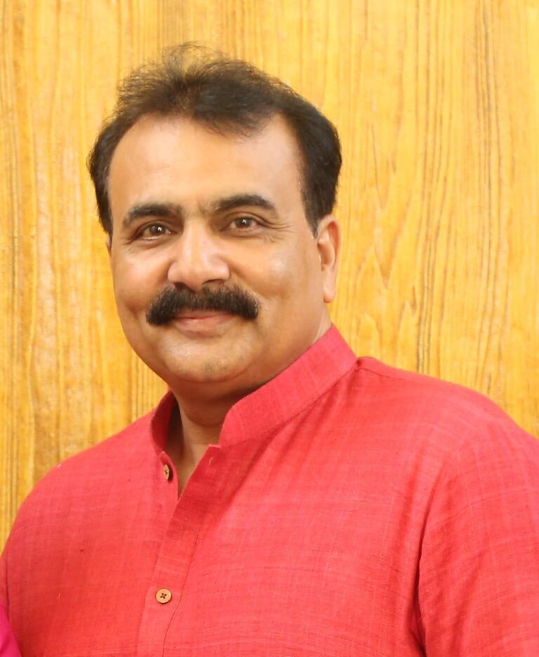 સૌરાષ્ટ્ર યુનિવર્સિટીમાં સંશોધન ગેરરીતિનો વિવાદ : ડૉ. નિદત્ત બારોટની તટસ્થ તપાસ સમિતિની માંગ, ડૉ. કમલ મહેતાને એ.સી.-ઈ.સી.માંથી દૂર કરવાની રજૂઆત.