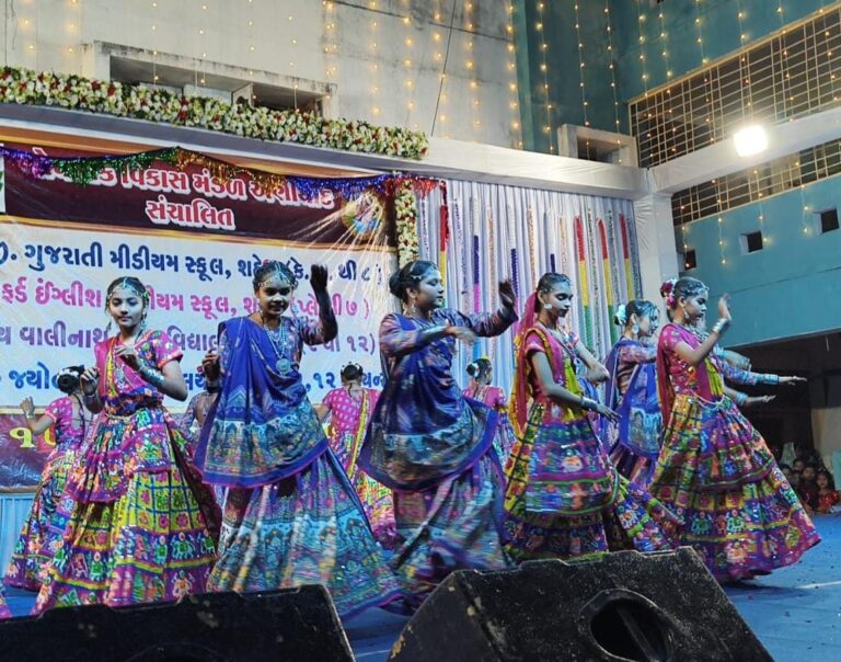 “સંસ્કાર, સંસ્કૃતિ અને સર્જનાત્મકતાનો મહોત્સવ” — શહેરા અણીયાદ ચોકડી સ્થિત જે. જી. સ્કૂલનો ૧૫મો વાર્ષિકોત્સવ ભવ્ય રીતે ઉજવાયો.