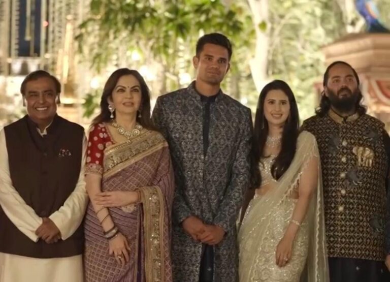 જામનગરમાં અંબાણી મુકામે તેંડુલકર પરિવારનો પ્રિ-વેડિંગ જશ્ન: અર્જુન–સાનિયા લગ્ન પહેલાં ભાવુક ક્ષણો, દેશભરના દિગ્ગજોની નજર.