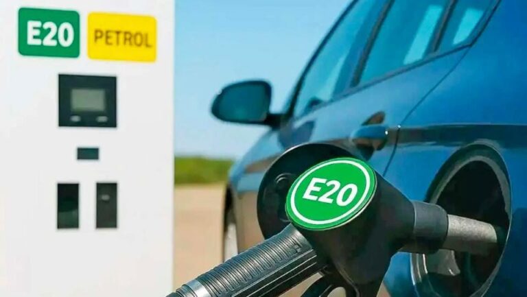 E20 યુગનો પ્રારંભઃ પહેલી એપ્રિલથી દેશભરમાં ૨૦ ટકા ઇથેનૉલ મિશ્રિત પેટ્રોલ ફરજિયાત, જૂના વાહનો માટે ચિંતાના સંકેત.