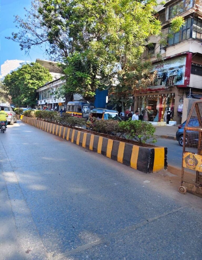 મુંબઈના ઇર્લા રોડ પરથી અતિક્રમણ દૂર થતા હેમા માલિની આશ્ચર્યચકિત: “આ ખરેખર એ જ રસ્તો છે?”.