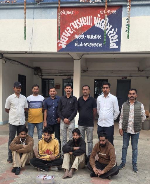 “‘No Drugs in Jamnagar’ અભિયાન હેઠળ એસ.ઓ.જી.ની મોટી કાર્યવાહી: ખંભાળિયા હાઈવે પાસે મોટી ખાવડી ગામે હોટલમાંથી ૪ પંજાબી ઈસમો પાસેથી ૮૩.૬૦ લાખની હેરોઈન ઝડપી”