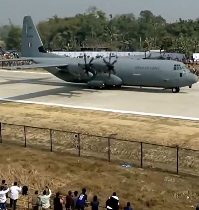 વડાપ્રધાન મોદીની હાજરીમાં મોરાન બાયપાસ પર ઇમરજન્સી લેન્ડિંગ ફેસિલિટીનું ઉદ્ઘાટન