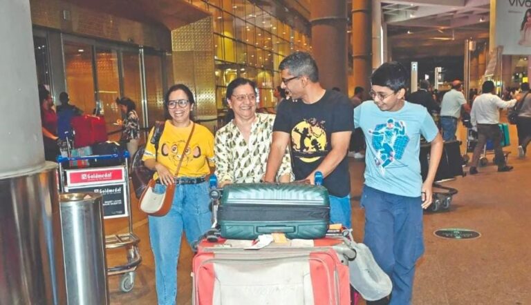 “હાશ, ઘરભેગા થયા”: ગલ્ફમાં અટવાયેલા મુંબઈના પ્રવાસીઓ ૪૮ કલાકની અનિશ્ચિતતા પછી પરત ફર્યા.