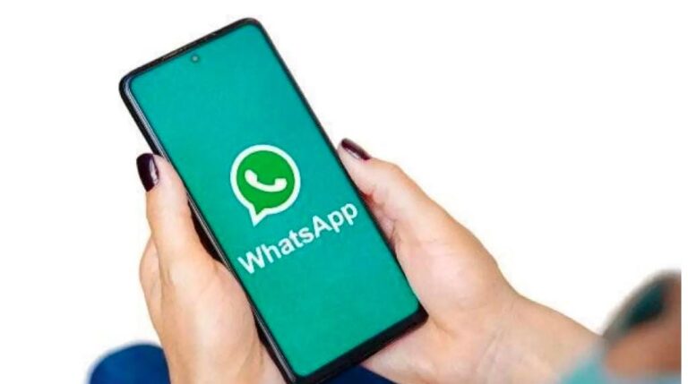 ફક્ત વૉટ્સઍપ ચૅટના આધારે છૂટાછેડા નહીં: Bombay High Courtનો ઐતિહાસિક ચુકાદો, ફૅમિલી કોર્ટનો આદેશ રદ.