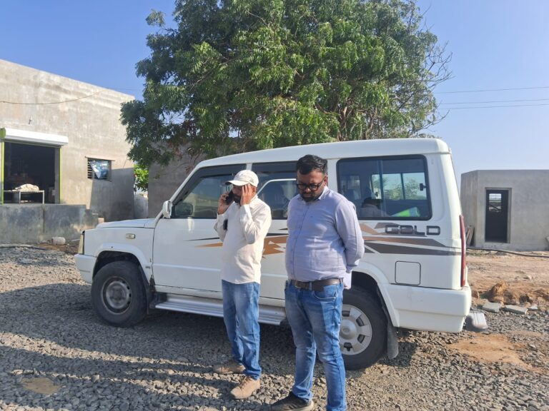 મોજે પાડલીમાં શંકાસ્પદ આઈસ ફેક્ટરી સામે કાર્યવાહી શરૂ: GPCB દ્વારા સેમ્પલ લેવાયા, માલિકને પરમિશનના દસ્તાવેજ રજૂ કરવાની નોટિસ.