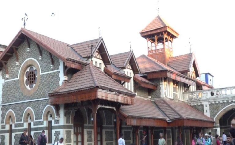 “150 વર્ષની ભવ્ય વિરાસત: મુંબઈનું બાંદ્રા રેલવે સ્ટેશન – ઇતિહાસ, સ્થાપત્ય અને આધુનિકતાનો અદભૂત સંગમ”