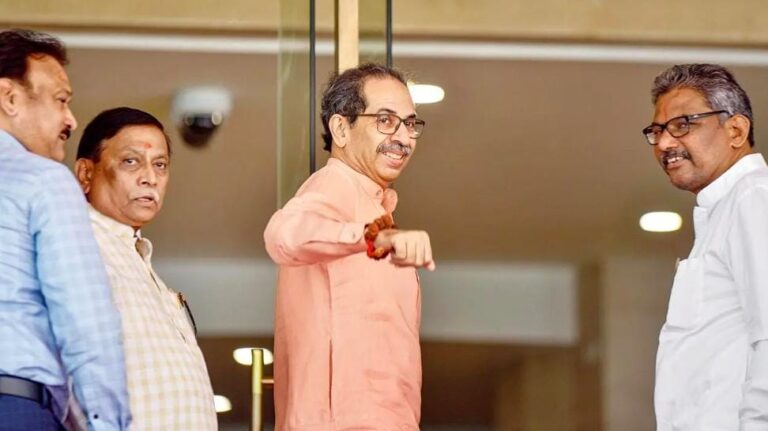 “લોન લઈને ફટાકડા ફોડવા જેવું બજેટ” : ઉદ્ધવ ઠાકરેએ રાજ્ય સરકારના બજેટ પર કરી તીખી ટીકા.