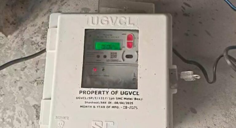 રાધનપુર ગ્રામ્ય વિસ્તારોમાં સ્માર્ટ મીટર પછી વધતા વીજ બિલથી અસંતોષ : અચાનક કનેક્શન કપાતા ખેડૂતો અને ગ્રાહકોમાં રોષ.