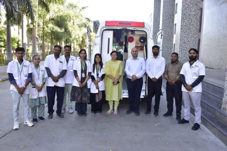 જામનગરમાં આરોગ્ય સેવાઓને નવી દિશા: જિલ્લા કલેક્ટર કેતન ઠક્કરે ધન્વન્તરી આરોગ્ય રથને લીલી ઝંડી આપી પ્રસ્થાન કરાવ્યું.