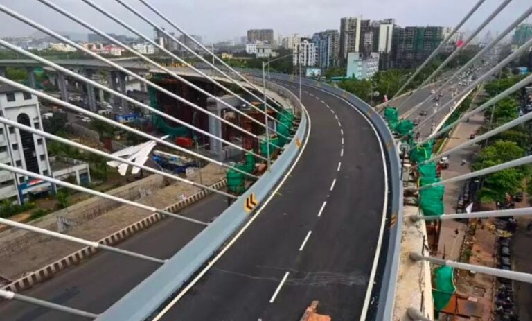 વાકોલા–બીકેસી એલિવેટેડ રોડ ખુલ્લો મુકવામાં ફરી વિલંબ – પ્રોજેક્ટ પૂર્ણ થયા બાદ સાંતાક્રુઝથી બીકેસી ફક્ત 5 થી 10 મિનિટમાં પહોંચવું શક્ય.