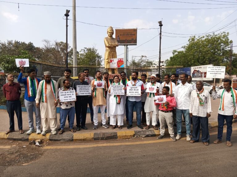 મુખ્યમંત્રીના જામનગર આગમન પહેલાં રાજકીય ગરમાવો: શહેર કોંગ્રેસનો ગેસ સિલિન્ડરની અછત મુદ્દે જોરદાર વિરોધ પ્રદર્શન.