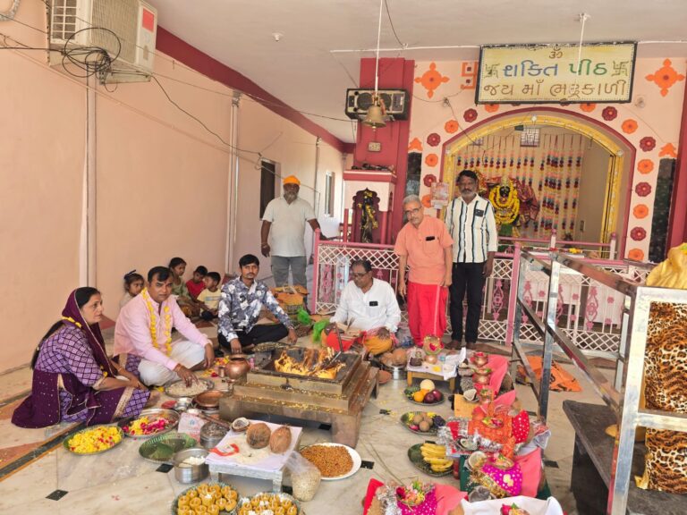શહેરામાં ચૈત્રી નવરાત્રીના આઠમનો પાવન મહિમા – માતાજીના મંદિરોમાં હવન, મહાઆરતી અને ભક્તિભાવથી ગુંજ્યો પંથક.