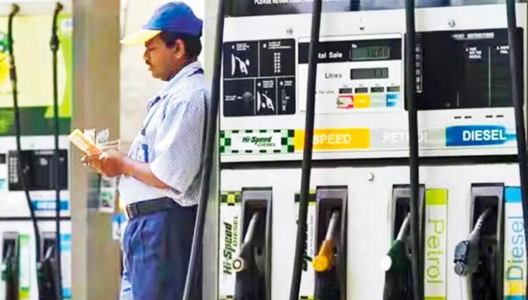 ઈંધણની રાજનીતિ અને અર્થતંત્ર વચ્ચે સરકારનો નિર્ણય: ગ્રાહકોને રાહત નહીં, તેલ કંપનીઓને સહારો.