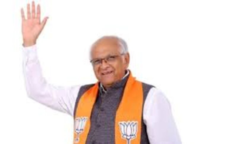 મુખ્યમંત્રીના આગમન પૂર્વે શહેરામાં તડામાર તૈયારીઓ: ૪ કરોડની રેફરલ હોસ્પિટલ સહિત વિકાસ કામોનું લોકાર્પણ, ઝુપડપટ્ટી ખાલી કરાવતાં શ્રમજીવી પરિવારો ચિંતામાં.