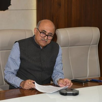 “અલવિદા જામનગર” : કલેક્ટર કેતન ઠક્કરને સ્ટાફ દ્વારા ભવ્ય વિદાય, રાષ્ટ્રધ્વજને સલામી આપી લાગણીસભર વિદાય ક્ષણો.