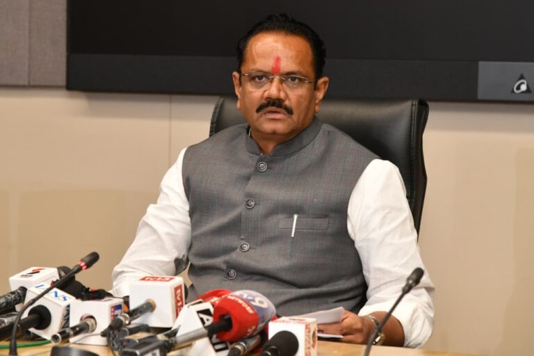 ‘ડિજિટલ ગુજરાત’નો નવો યુગ: ટોપ-20 સરકારી સેવાઓ આધાર પ્રમાણીકરણ સાથે ઓનલાઈન, નાગરિક સુવિધા, પારદર્શિતા અને પેપરલેસ ગવર્નન્સ તરફ રાજ્યનો મોટો પગથિયો.