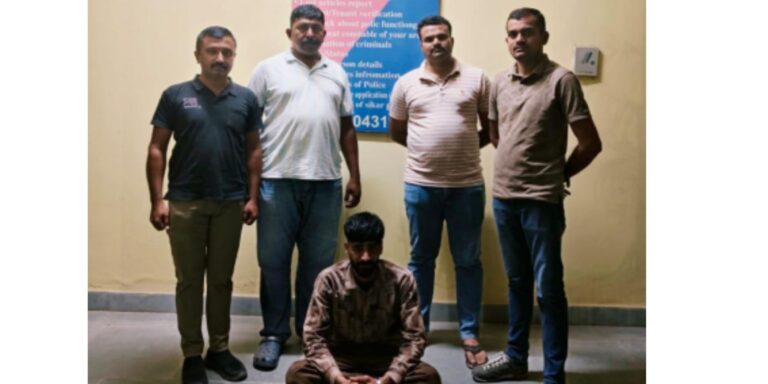 નકલી ચલણી નોટોના ગેંગ પર મોટો પ્રહાર – મેઘપર (પડાણા) પોલીસની રાજસ્થાન સુધી દોડ, ફરાર આરોપી ઝડપાયો.