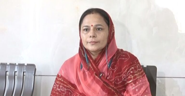 ક્ષત્રિય આંદોલનના નેતા પદ્મિનીબા વાળા AAPમાં જોડાયા – ઈસુદાન ગઢવીની હાજરીમાં લીધો પક્ષપ્રવેશ