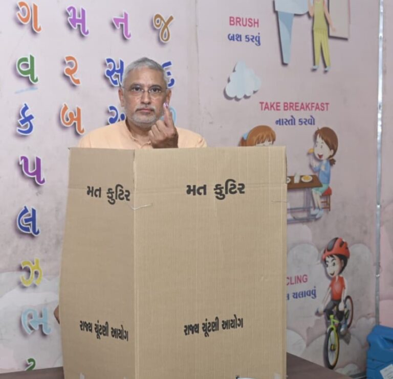 ભાજપ પ્રદેશ પ્રમુખ જગદીશ વિશ્વકર્માની સહભાગીતા: મતદાન કરીને આપ્યો જાગૃત નાગરિકત્વ અને સશક્ત લોકશાહીનો સંદેશ