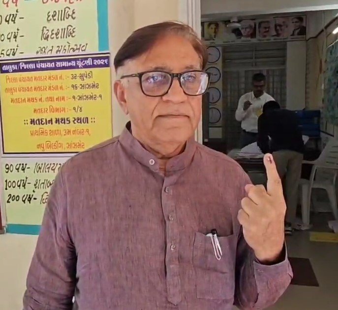 ધોરાજી-ઉપલેટાના ધારાસભ્ય મહેન્દ્ર પાડલિયાએ કર્યું મતદાન: સ્થાનિક સ્વરાજ્યની ચૂંટણીમાં જનતાને વિકાસ અને લોકશાહી માટે મતદાન કરવાની અપીલ