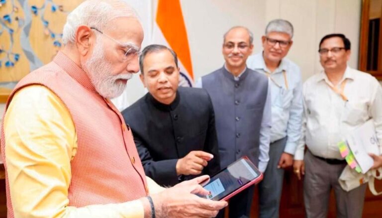 ‘ડિજિટલ ભારત’ તરફ એક ઐતિહાસિક પગલુંઃ PM નરેન્દ્ર મોદીએ સ્વયં-જનગણના પૂર્ણ કરી, વસ્તીગણતરી-2027નો પ્રારંભ.