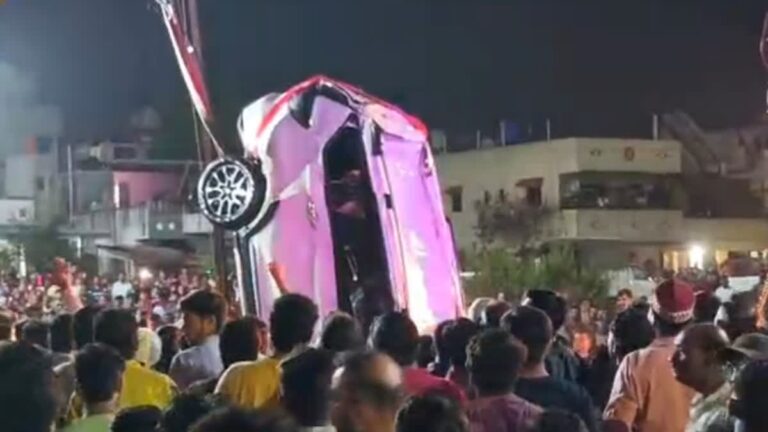 નાશિકમાં મધરાતનો કરુણાંતક અકસ્માત – બેકાબૂ કાર કૂવામાં પડતા એક જ પરિવાર સહિત 9 લોકોના મોત.