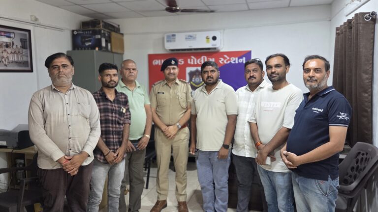 ભાણવડ પોલીસમાં નવાનિયુક્ત પીઆઈ કે.જે. કરપડાનો કાર્યભાર સંભાળ્યા બાદ પત્રકારો સાથે સંવાદઃ કાયદો-વ્યવસ્થાની મજબૂતી અને સંકલન પર ભાર.