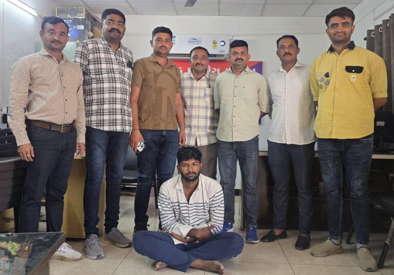 દેવભૂમિ દ્વારકા પોલીસ સક્રિય: ફરાર આરોપી પકડી પાડવામાં ભાણવડ પોલીસને સફળતા.
