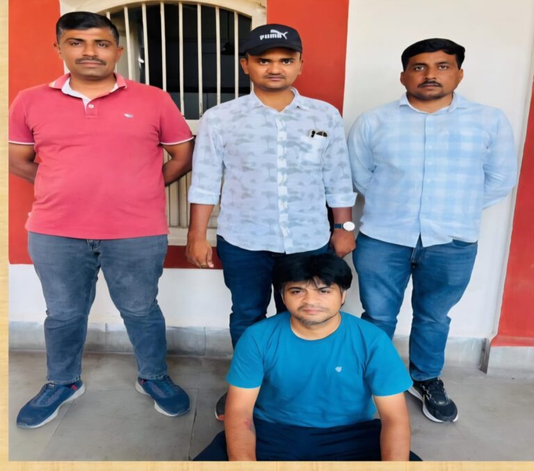 “રાજકોટ જેલમાંથી પેરોલ જમ્પ કરી ફરાર જામનગરનો આરોપી ઝડપાયો: એસ.ઓ.જી.ની ચુસ્ત કામગીરીથી સેતાવાડ વિસ્તારમાં ધરપકડ”
